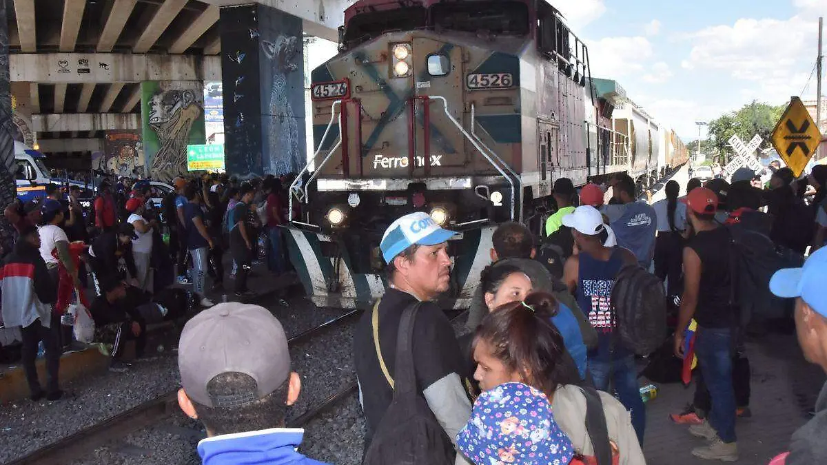 Migrantes subiendo a trenes en Guanajuato_6